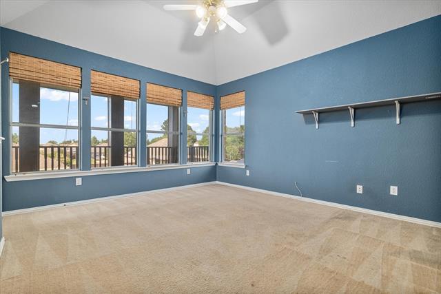 Building Photo - 931 W Cedar St