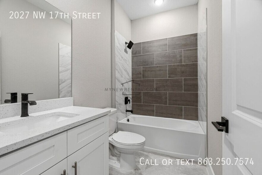 Building Photo - 2027 NW 17th St