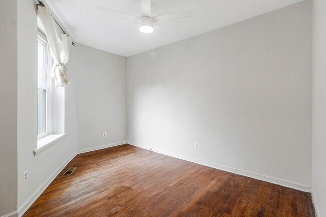 Building Photo - 127 11th St NE