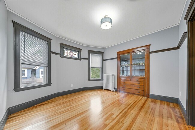 Building Photo - 24 Hinckley St