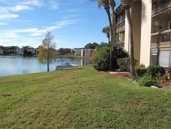 Building Photo - 586 Orange Dr