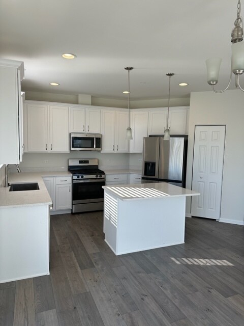Building Photo - 12700 Kenmore Ct