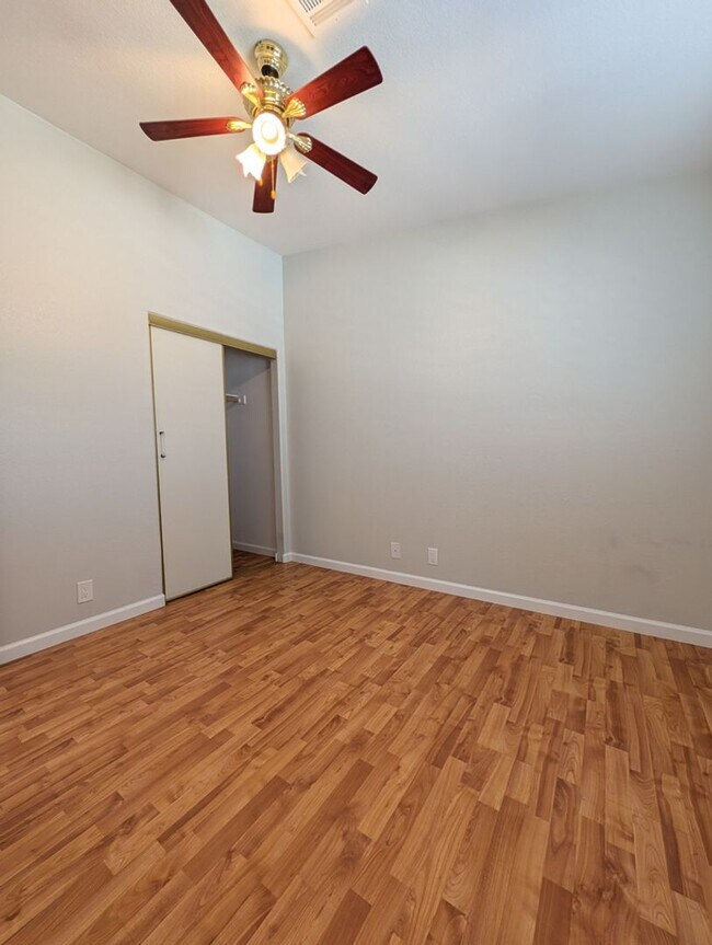 Building Photo - 2-BEDROOM CONDO AVAILABLE FOR RENT IN WEST...