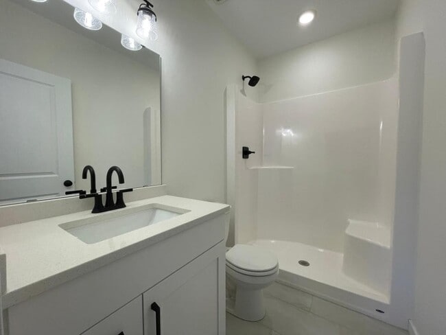 Building Photo - Rochester Rental