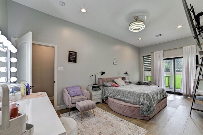 Building Photo - 26511 Meadow Ln