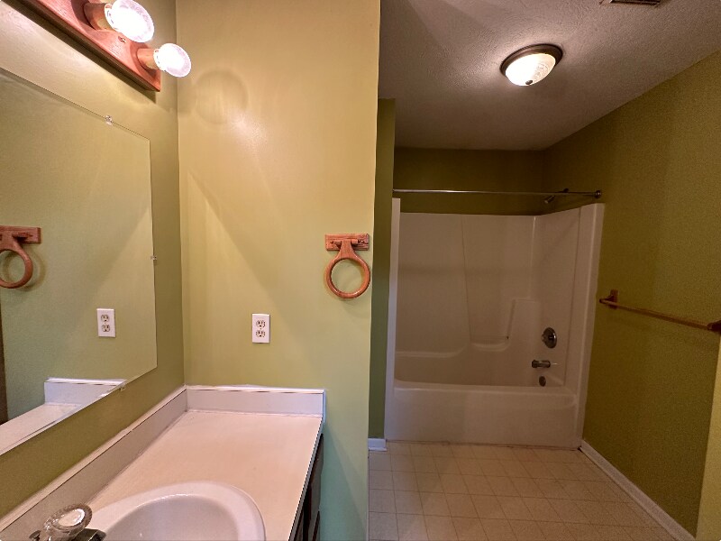 Building Photo - 4429 Aurelius Rd