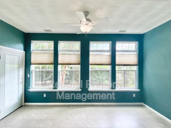 Building Photo - 104 Sharpe Dr