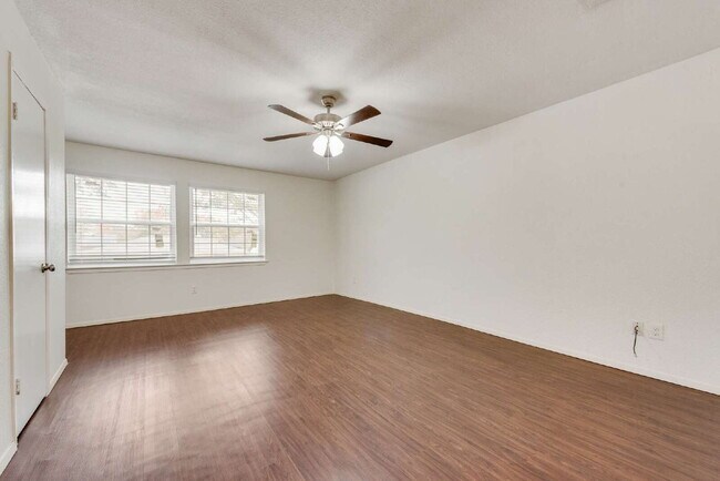 Building Photo - Renovated 3 bed 2 bath in the heart of Saginaw