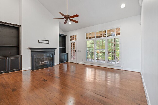 Building Photo - 298 Gillette Dr