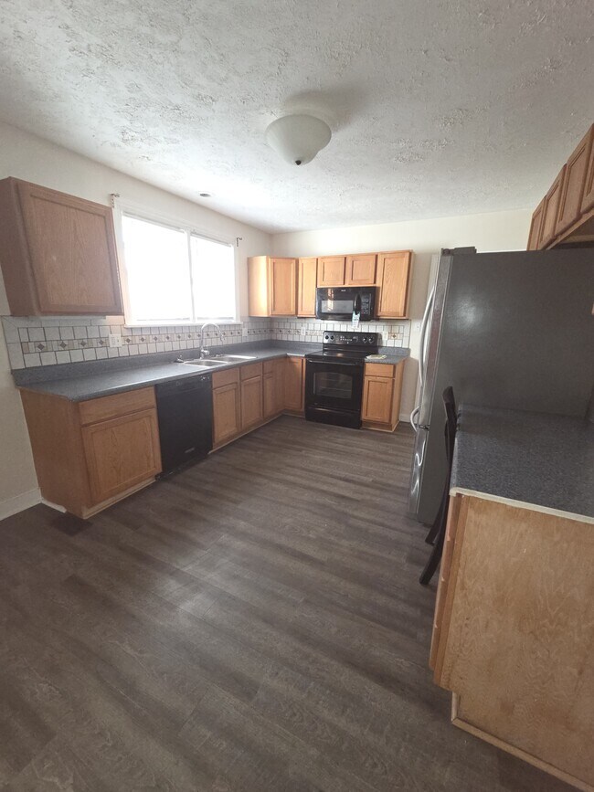 Building Photo - 1006 Holden St