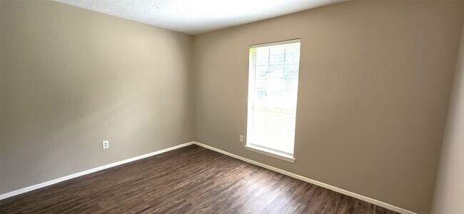Building Photo - 23019 Tree Bright Ln
