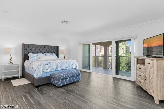 Building Photo - 1020 Swallow Ave