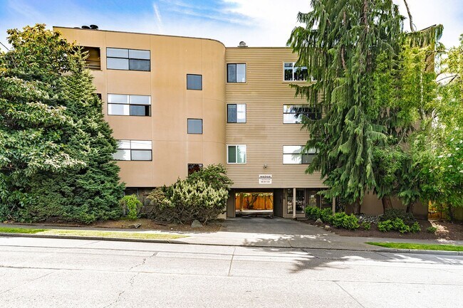 Building Photo - Wedge Apartments