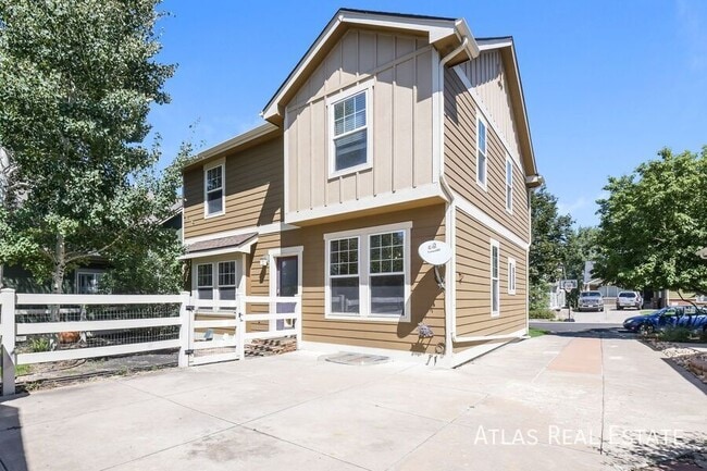 Building Photo - 2815 Canby Way