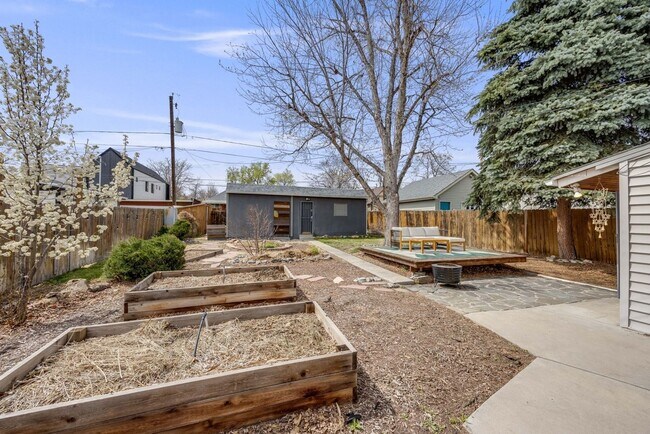 Building Photo - Charming 2BR House in Denver