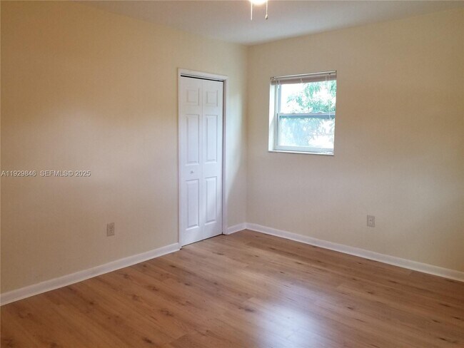 Building Photo - 1085 NW 133rd St