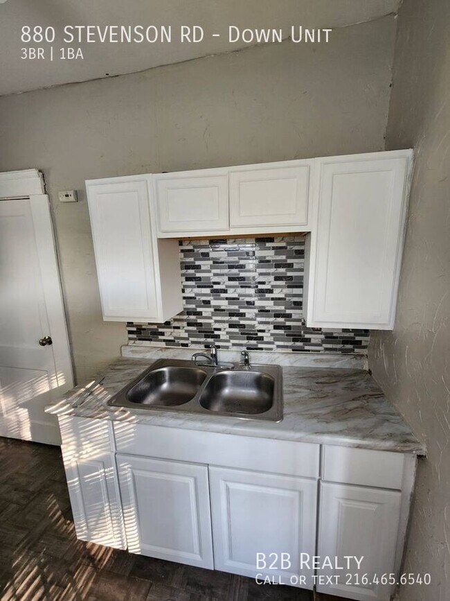 Building Photo - 880 Stevenson Rd