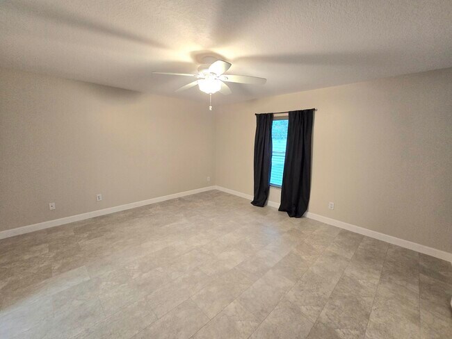 Building Photo - 823 Del Mar Cir