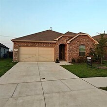 Building Photo - 5905 Edward Dr