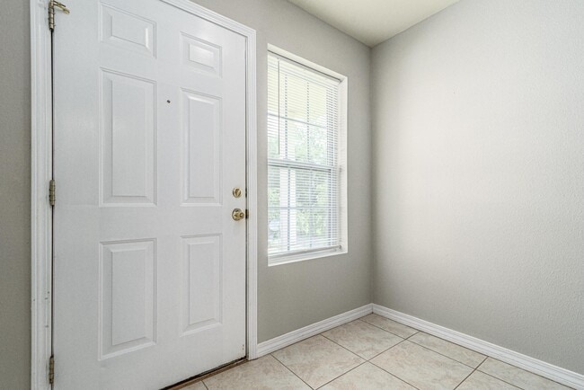 Building Photo - 100 Corwin Dr