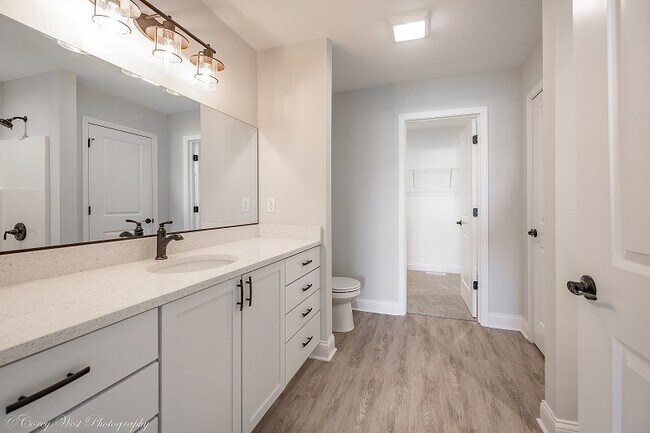 Building Photo - 2217 Concord Dr