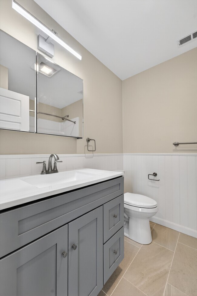 Building Photo - 42 Almont St