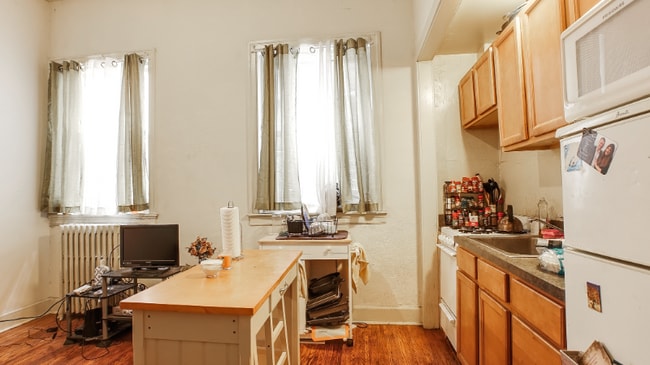 Building Photo - 1818 Pine St