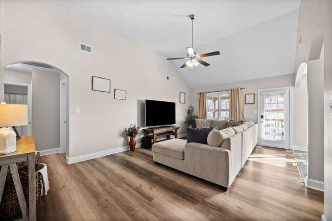 Building Photo - 129 Ambridge St