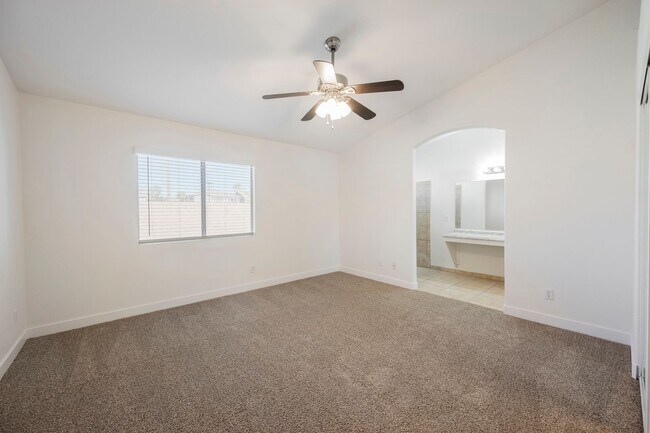 Building Photo - Henderson Single Story with Private Pool and RV Gate