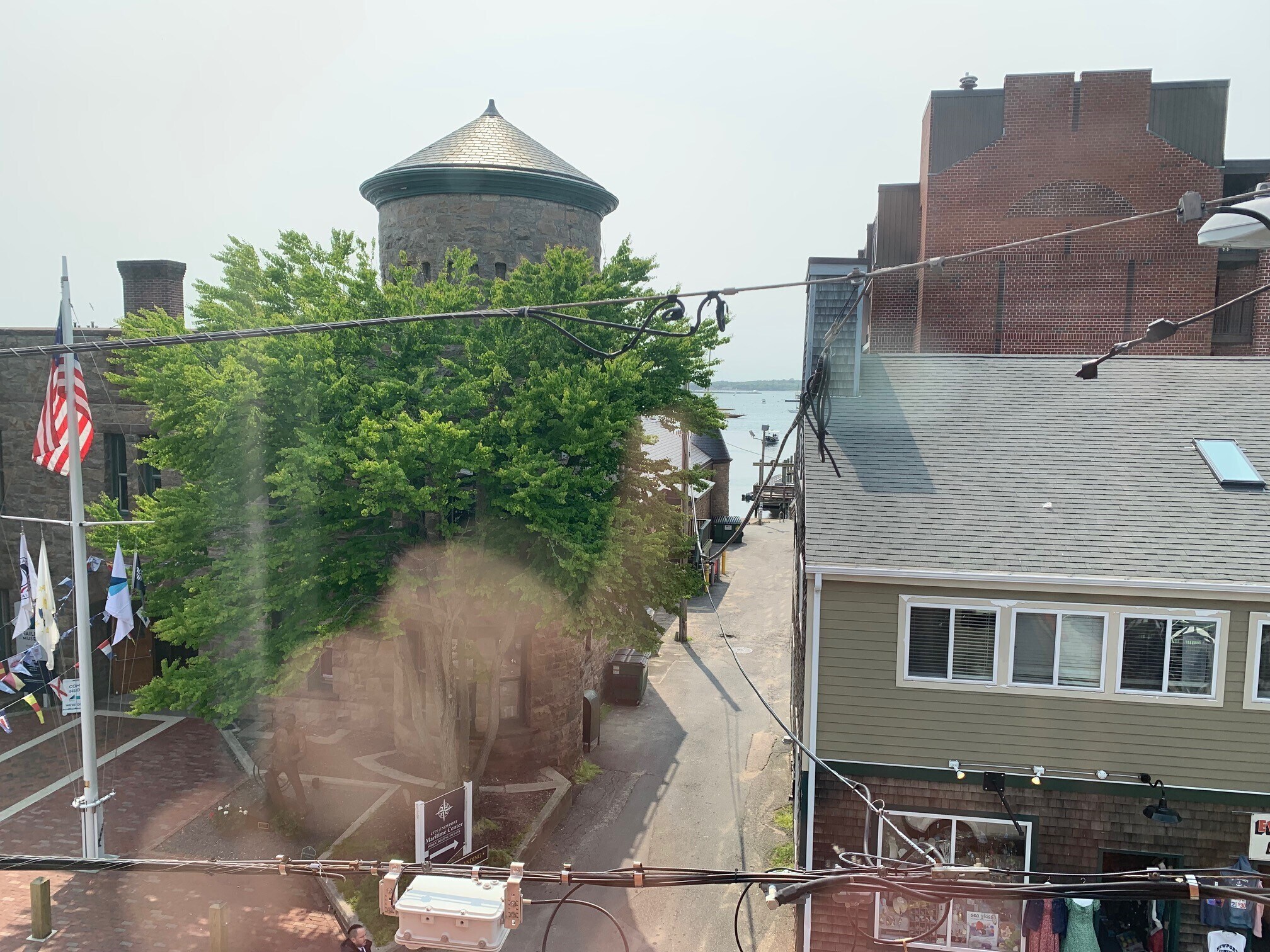 Building Photo - 374 Thames St