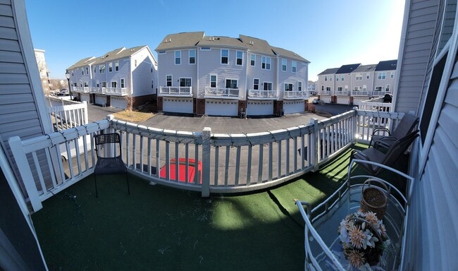 Building Photo - 45 Nicholas Dr W