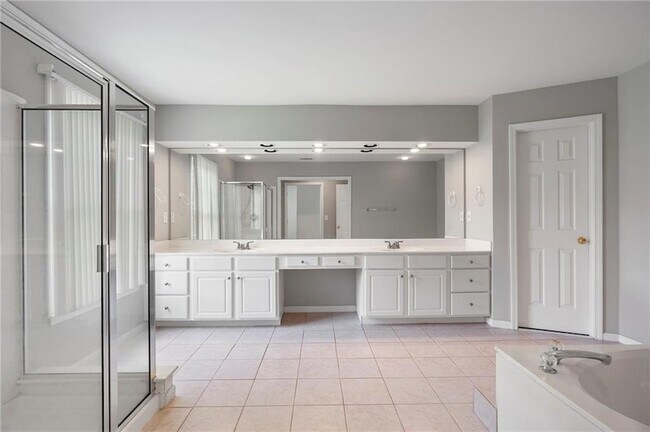 Building Photo - 7810 Brookwood Way