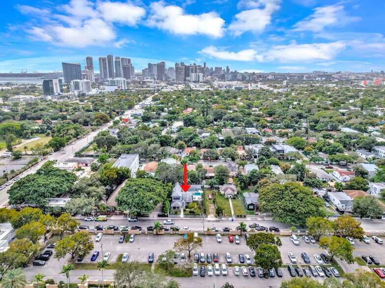 Building Photo - 150 NE 50th Ter