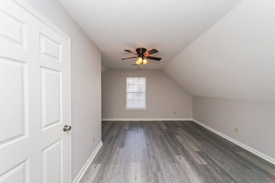 Building Photo - 4404 Shadow Ridge Dr