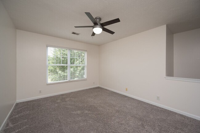 Building Photo - **BE THE LUCKY ONE TO LIVE IN THIS UPDATED NASHVILLE/ BELLEVUE HOME**