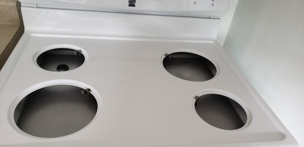 Building Photo - 85-933 Bayview St