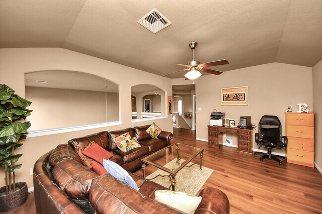 Building Photo - 21302 Mystic Oak Dr