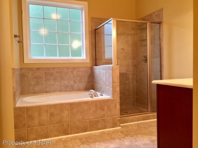 Building Photo - 586 Ruth Cir