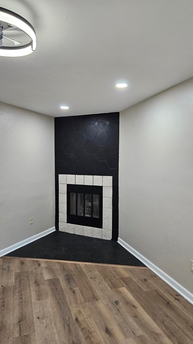 Building Photo - 1998 Nicklaus Dr