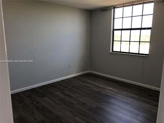 Building Photo - 1919 Van Buren St