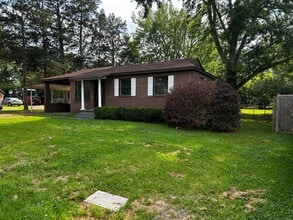 Building Photo - Cozy Three-Bedroom House in Downtown Florence