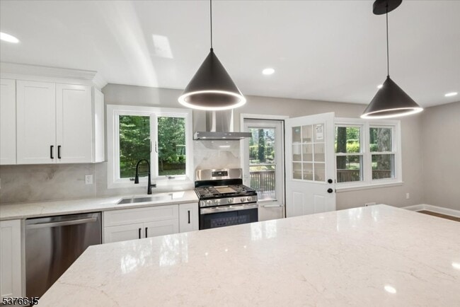 Building Photo - 19 Braidburn Way