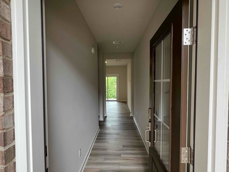 Building Photo - 145 Rising Ln