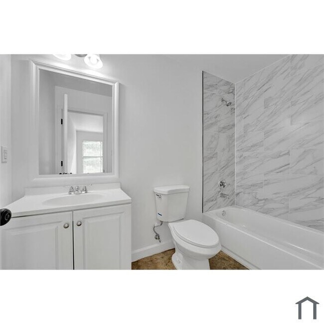 Building Photo - 3532 Christine Rd