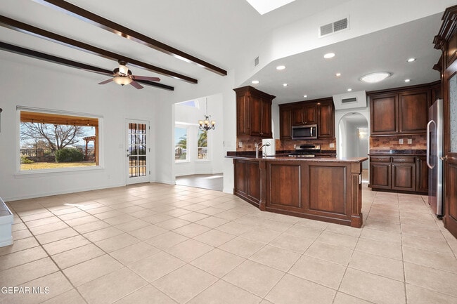 Building Photo - 7216 San Marino Dr