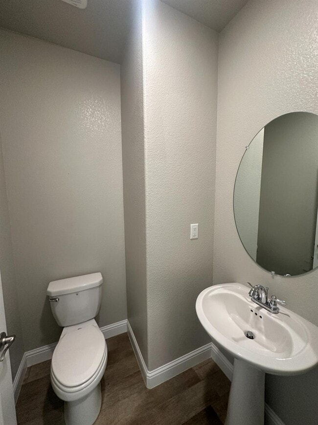 Building Photo - 1325 E Via Viola Way