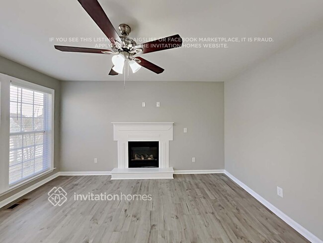 Building Photo - 402 Zircon Ln