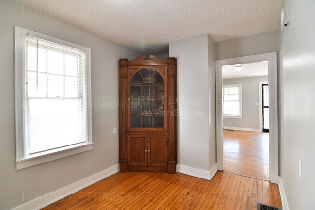 Building Photo - 1403 Sale Ave