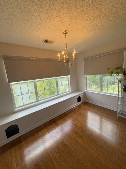 Building Photo - 9307 Walden Park Dr