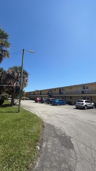 Building Photo - 2800 NE 203rd St